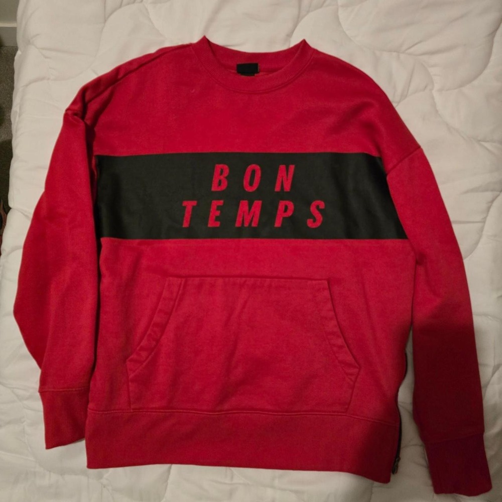 H&M red sweatshirt